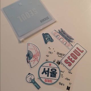 ボウダンショウネンダン(防弾少年団(BTS))のHOUSE OF BTS ステッカー　SEOULバージョン(アイドルグッズ)