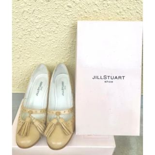 ジルスチュアート(JILLSTUART)のジルスチュアート箱付き！定価15800円人気パンプス ベージュカラータッセル付き(ハイヒール/パンプス)