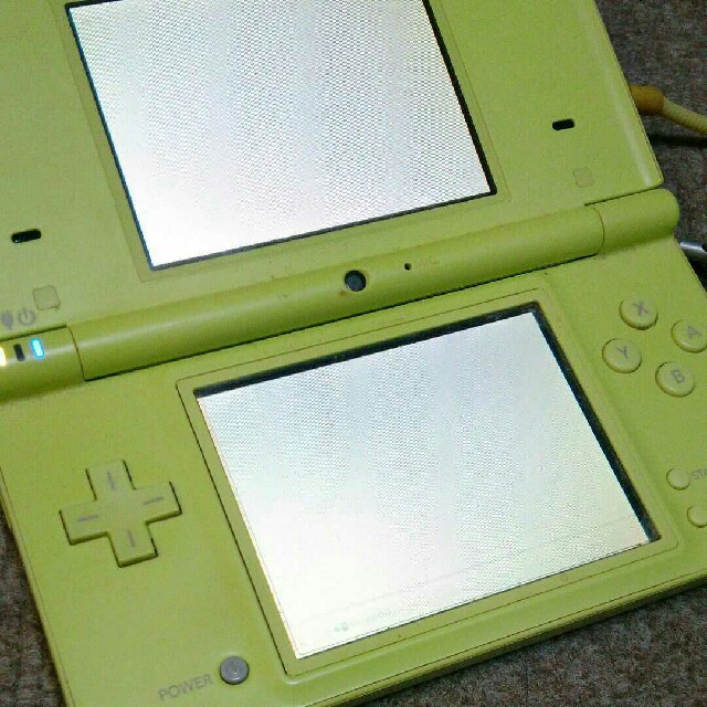 任天堂DS ゲーム機 エンタメ/ホビーのゲームソフト/ゲーム機本体(家庭用ゲーム機本体)の商品写真