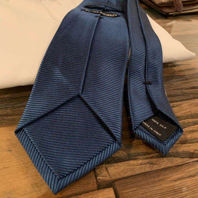 TOM FORD(トムフォード)の専用　トムフォード　ネクタイ　ブルー、グリーン、ネイビー系 メンズのファッション小物(ネクタイ)の商品写真