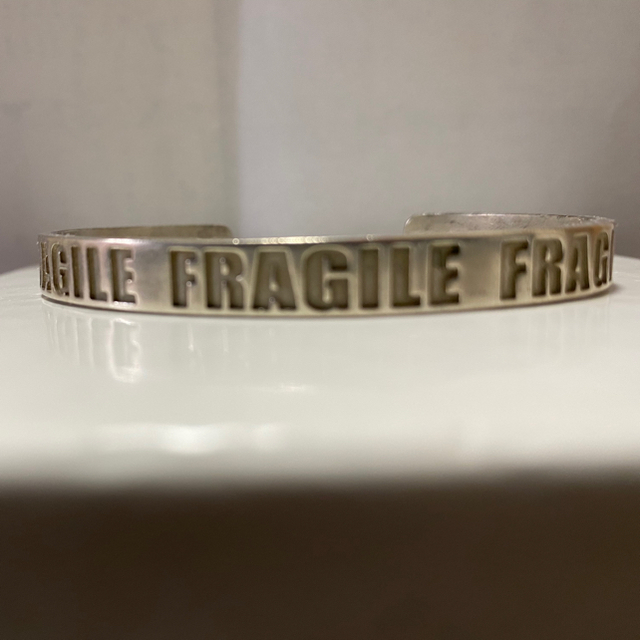 Maison Martin Margiela FRAGILE バングル