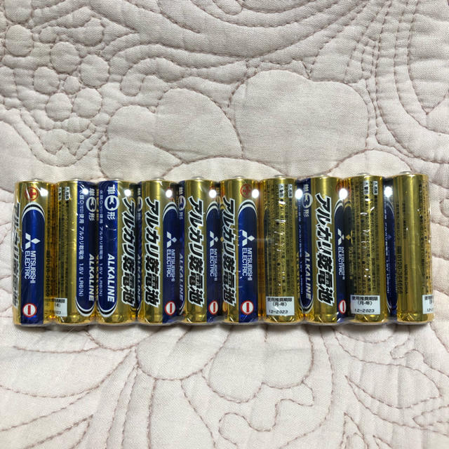 三菱電機(ミツビシデンキ)の単3アルカリ乾電池  MITUBISHI ELECTRIC製  10本セット スマホ/家電/カメラのスマートフォン/携帯電話(バッテリー/充電器)の商品写真