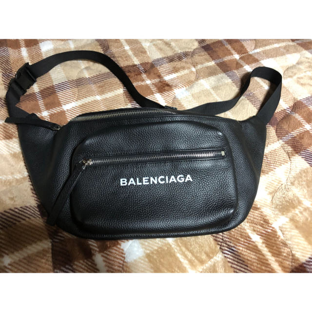 Balenciaga(バレンシアガ)のbalenciaga バレンシアガ　ショルダーバッグ メンズのバッグ(ショルダーバッグ)の商品写真