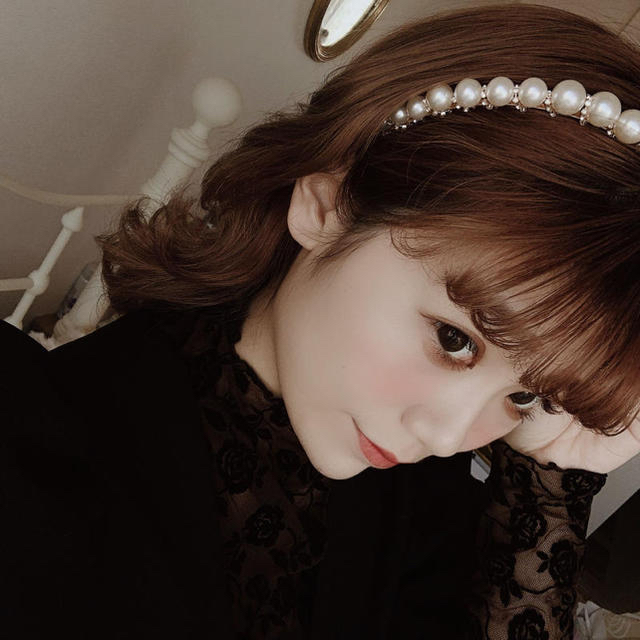 Lochie(ロキエ)のトリートユアセルフ Princess pearl head band レディースのヘアアクセサリー(カチューシャ)の商品写真