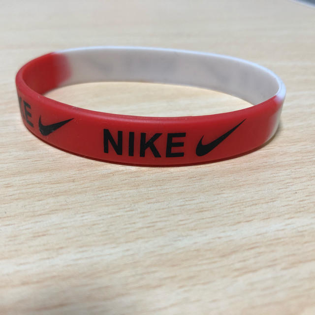 NIKE シリコンブレスレット  レディースのアクセサリー(ブレスレット/バングル)の商品写真