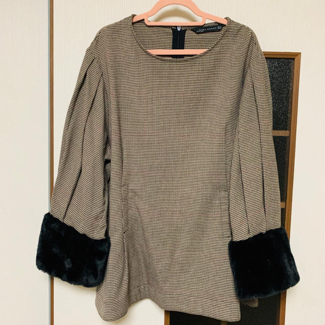 ZARA(ザラ)のZARA チェック　トップス　ファー　チュニック　ワンピース レディースのトップス(ニット/セーター)の商品写真