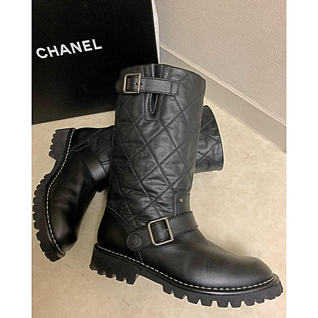 CHANEL(シャネル)の♥︎シャネル　ブーツ　エンジニア☆ボア ☆37☆美品 レディースの靴/シューズ(ブーツ)の商品写真