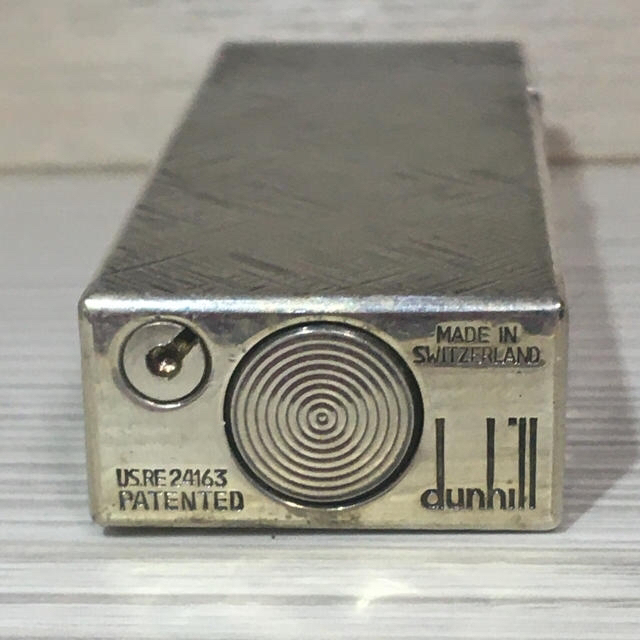 Dunhill(ダンヒル)のdunhillダンヒルガスライター　シルバー　カバー付き メンズのファッション小物(タバコグッズ)の商品写真