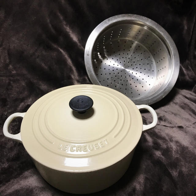 LE CREUSET(ルクルーゼ)のルクルーゼ　鍋　22 スチーマー付 インテリア/住まい/日用品のキッチン/食器(鍋/フライパン)の商品写真