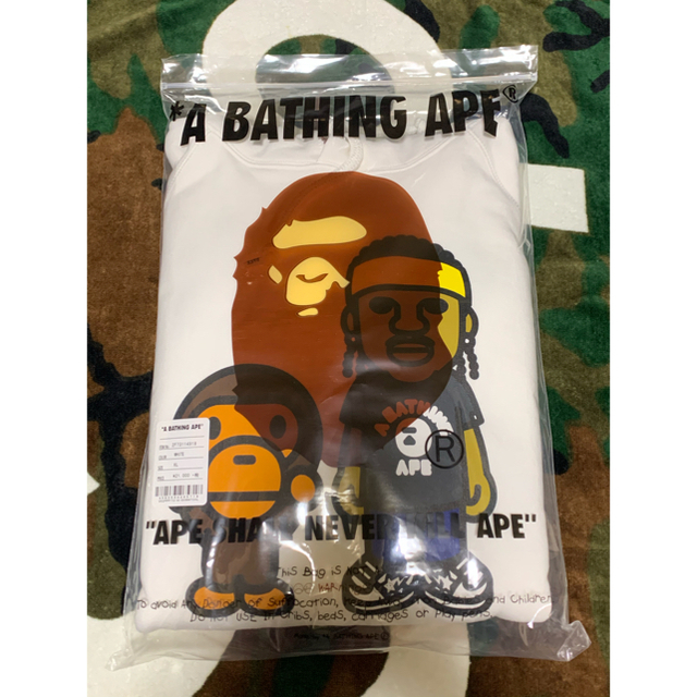 A BATHING APE(アベイシングエイプ)の込み BAPE X PUSHA-T BABY MILO　パーカー　白XL メンズのトップス(パーカー)の商品写真