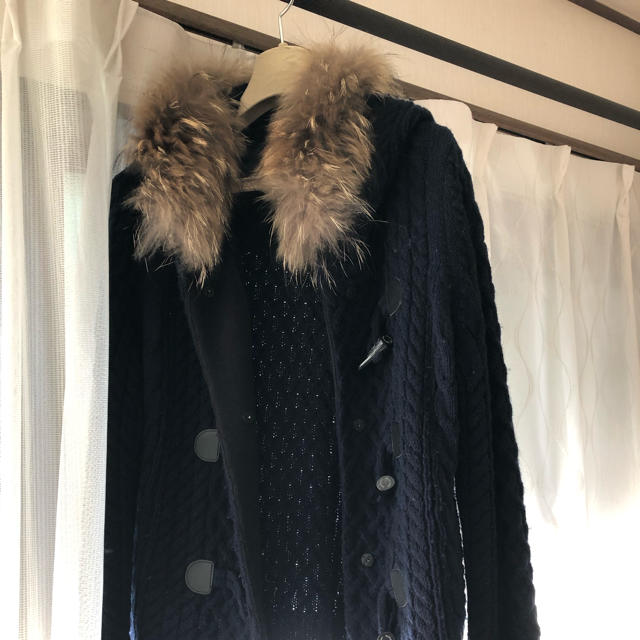 BURBERRY BLUE LABEL(バーバリーブルーレーベル)の中古 ブルーレーベルクレストブリッジ ファー付きニットパーカー　サイズフリー レディースのトップス(ニット/セーター)の商品写真