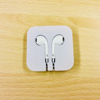 アップル(Apple)のipod Touchイヤホン Apple純正品(ヘッドフォン/イヤフォン)