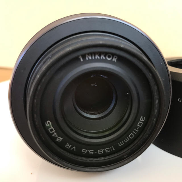 Nikon(ニコン)のニコン Nikon1 30-110mm 望遠レンズ フード付き ブラック 中古品 スマホ/家電/カメラのカメラ(レンズ(ズーム))の商品写真
