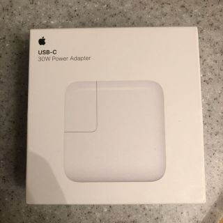 アップル(Apple)のApple USB-C 30W power adapter(バッテリー/充電器)