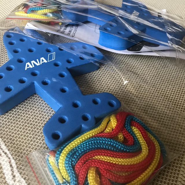 ANA(全日本空輸)(エーエヌエー(ゼンニッポンクウユ))のANA機内キッズプレゼント キッズ/ベビー/マタニティのおもちゃ(知育玩具)の商品写真