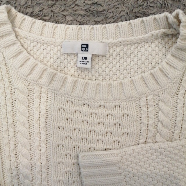 UNIQLO(ユニクロ)のUNIQLOキッズ130　白　綿セーター キッズ/ベビー/マタニティのキッズ服女の子用(90cm~)(ニット)の商品写真