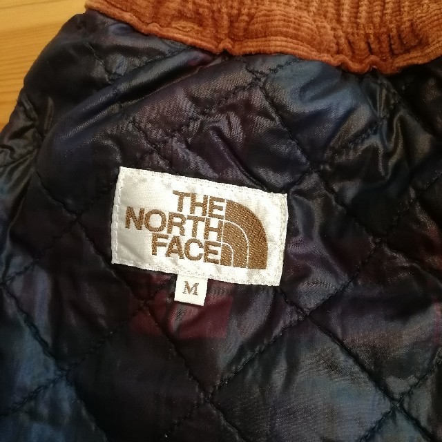 THE NORTH FACE(ザノースフェイス)のTHE NORTH FACE　コーデュロイ　スカート レディースのスカート(ひざ丈スカート)の商品写真