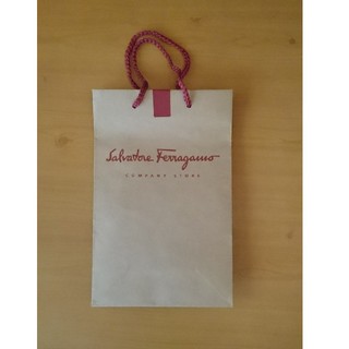 サルヴァトーレフェラガモ(Salvatore Ferragamo)のフェラガモの紙袋(ショップ袋)
