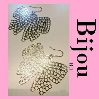 ビジューアールアイ(Bijou R.I)のBijou R.I 💖リボン モチーフ レーシー ピアス レース風

(ピアス)