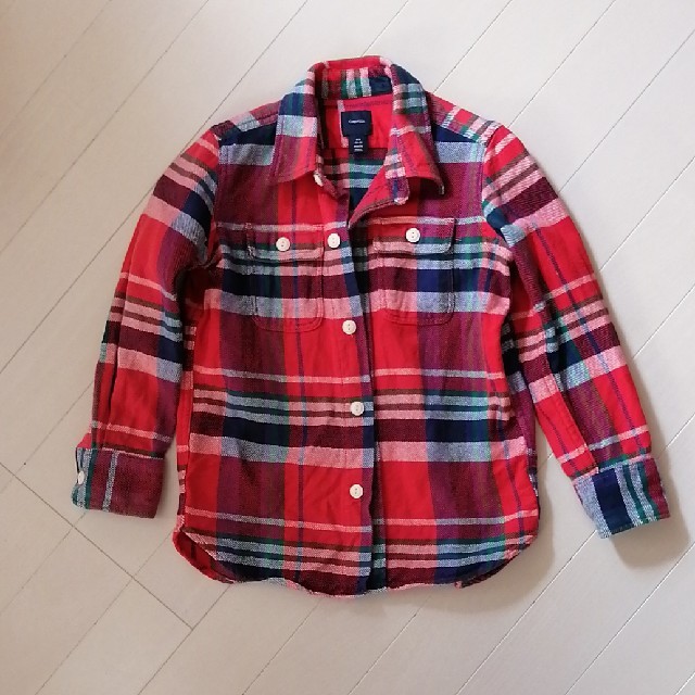 babyGAP(ベビーギャップ)の１１０サイズ 　チェック柄シャツ キッズ/ベビー/マタニティのキッズ服男の子用(90cm~)(ブラウス)の商品写真