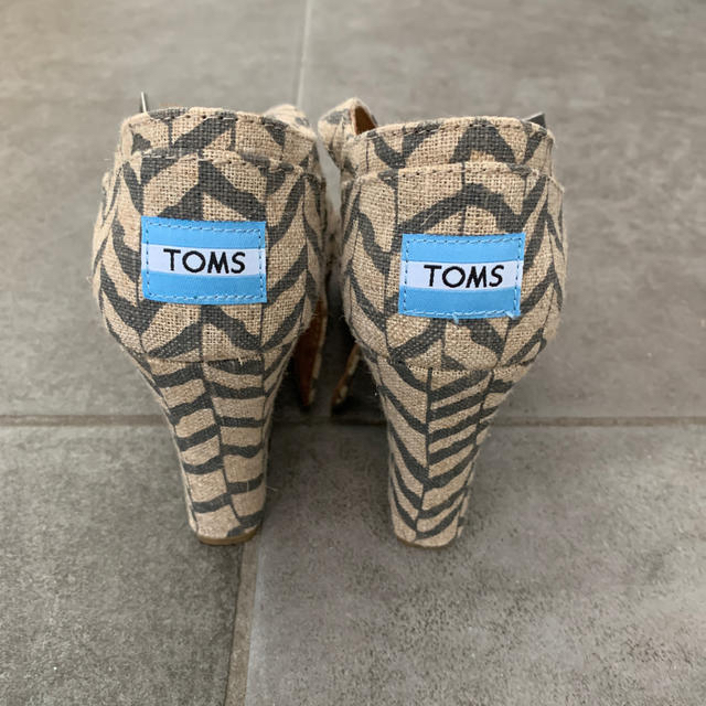 TOMS  新品　ウェッジサンダル