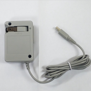 ニンテンドー3DS(ニンテンドー3DS)の3DS /new3DS/DSi/3DSLL/対応 充電器ACアダプター(携帯用ゲーム機本体)