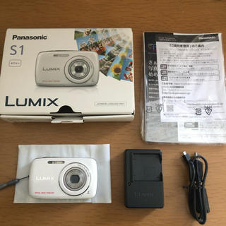 パナソニック(Panasonic)のlumix DMC-S1 ホワイト　(コンパクトデジタルカメラ)
