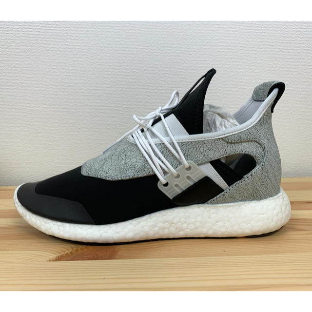 Y-3(ワイスリー)の未使用 Y-3 ワイスリー ヨウジヤマモト スニーカー ELLE RUN メンズの靴/シューズ(スニーカー)の商品写真