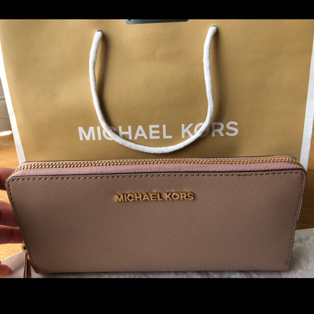 Michael Kors(マイケルコース)の大特価！新品MICHAEL CORS⭐️長財布 レディースのファッション小物(財布)の商品写真