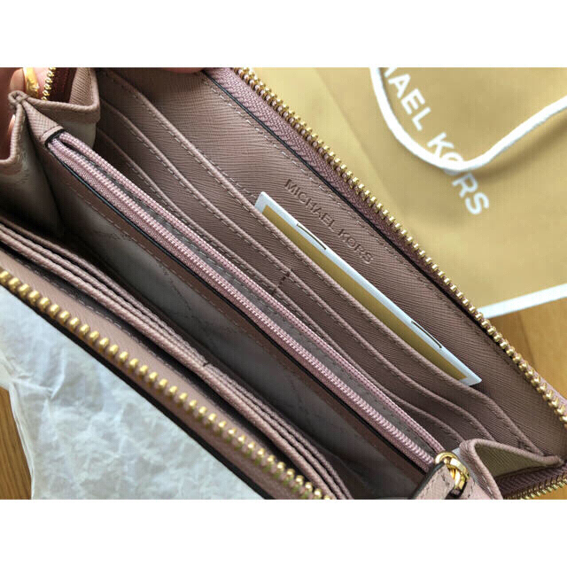 Michael Kors(マイケルコース)の大特価！新品MICHAEL CORS⭐️長財布 レディースのファッション小物(財布)の商品写真