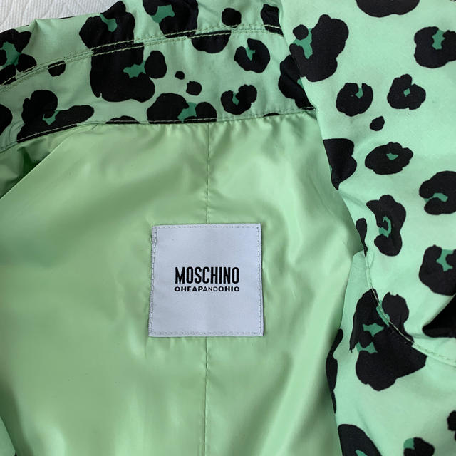 MOSCHINO(モスキーノ)のMOSCHINO  新品　レインコート レディースのジャケット/アウター(スプリングコート)の商品写真