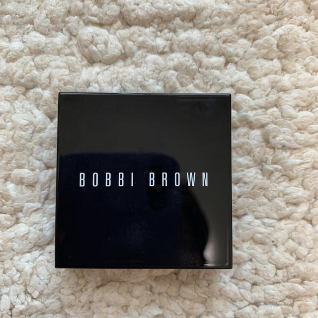 BOBBI BROWN(ボビイブラウン)のボビィブラウン　ハイライトパウダー コスメ/美容のベースメイク/化粧品(フェイスパウダー)の商品写真