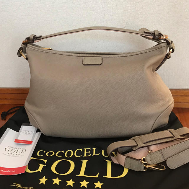 レディース【新品・未使用】cococelux gold ショルダーバッグ