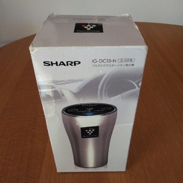 SHARP(シャープ)のプラズマクラスターイオン発生機　SHARP  IG−DC15−N ゴールド系  自動車/バイクの自動車(車内アクセサリ)の商品写真