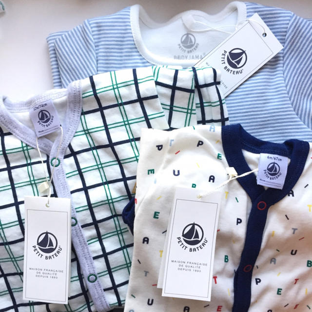 PETIT BATEAU(プチバトー)のcccmomoccc 様専用 キッズ/ベビー/マタニティのベビー服(~85cm)(ロンパース)の商品写真