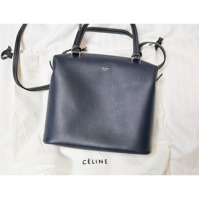 celine(セリーヌ)の【nico様専用】セリーヌ   Celine キューブソフトバッグ　スモール レディースのバッグ(ショルダーバッグ)の商品写真