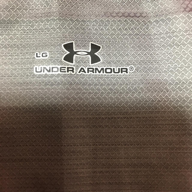 UNDER ARMOUR(アンダーアーマー)の新品‼️アンダーアーマー ナイロンジャケット レディース LG スポーツ/アウトドアのランニング(ウェア)の商品写真