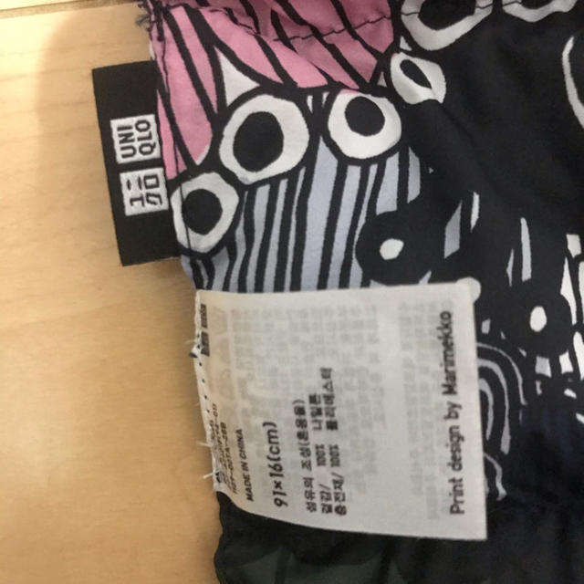 marimekko(マリメッコ)の未使用　日本未発売 marimekko✖️UNIQLO マフラー レディースのファッション小物(マフラー/ショール)の商品写真