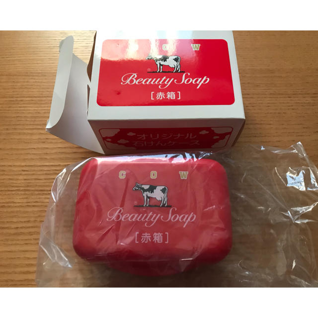 牛乳石鹸 - 牛乳石鹸 赤箱 石鹸ケース の通販 by レモンドロップ's shop｜ギュウニュウセッケンならラクマ