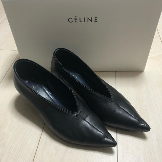 celine - 値下げ中 セリーヌ CELINE ソフトVネックパンプスの通販 by ...