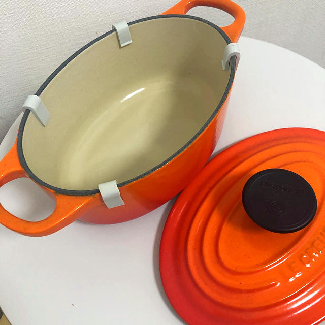 LE CREUSET(ルクルーゼ)のル・クルーゼ シグニチャーココットオーバル インテリア/住まい/日用品のキッチン/食器(鍋/フライパン)の商品写真