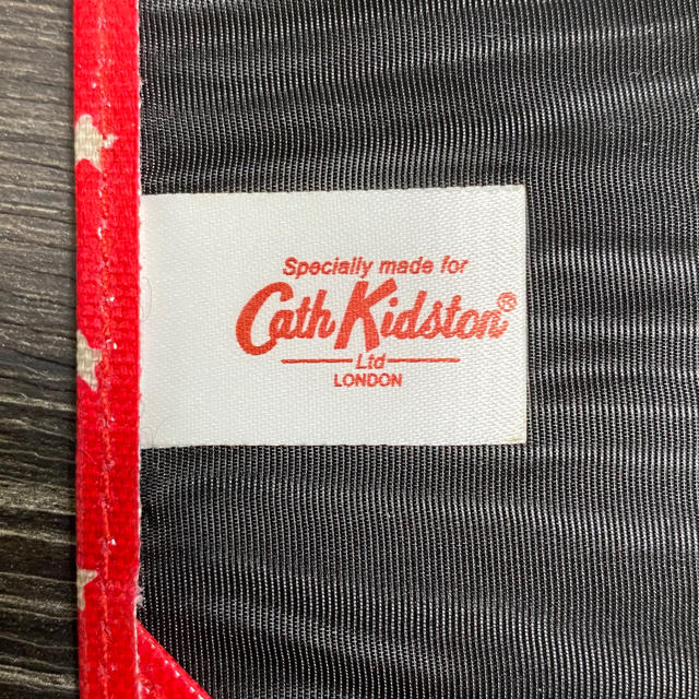 Cath Kidston(キャスキッドソン)のCATH KIDSTON（キャスキッドソン)パスポートケース　未使用品 レディースのファッション小物(その他)の商品写真