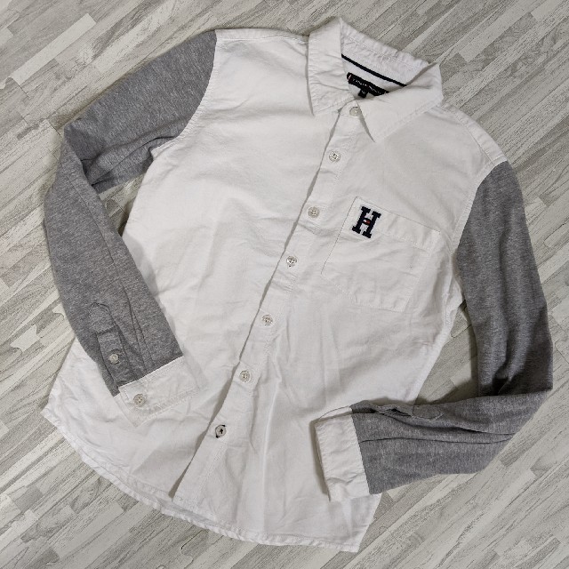 TOMMY HILFIGER(トミーヒルフィガー)のTOMMY HILFIGER キッズ/ベビー/マタニティのキッズ服男の子用(90cm~)(ブラウス)の商品写真