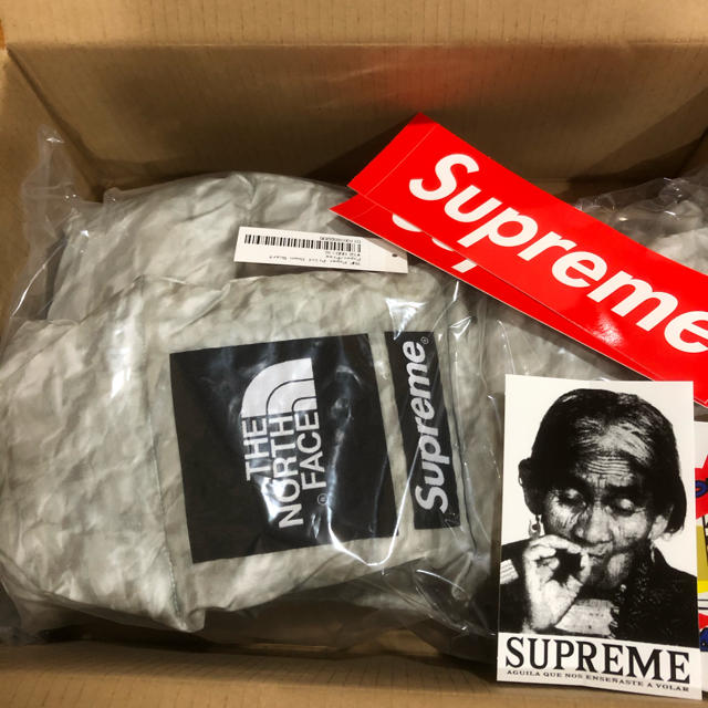 Supreme(シュプリーム)のSupreme / The North Face Paper  Scarf  メンズのファッション小物(マフラー)の商品写真