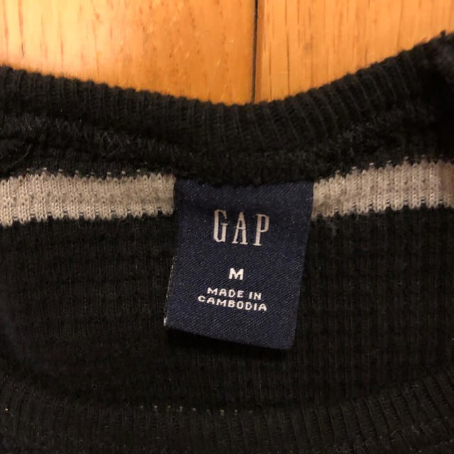 GAP(ギャップ)の値下げ済み！美品💟ギャップ長袖TシャツM黒ストライプ メンズのトップス(Tシャツ/カットソー(七分/長袖))の商品写真