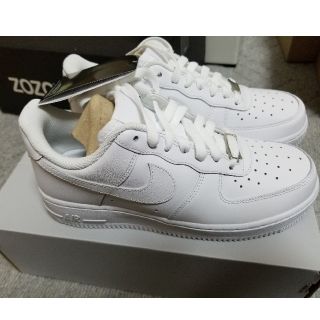 ナイキ(NIKE)の【新品】NIKE AIR FORCE1 07 white レディース　25cm(スニーカー)