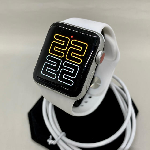 Apple Watch(アップルウォッチ)の【送料込み】アップルウォッチ3 cellular 38mm シルバー メンズの時計(腕時計(デジタル))の商品写真