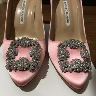 マノロブラニク(MANOLO BLAHNIK)のマノロブラニク　ハンギシ　サテン　ピンク(ハイヒール/パンプス)