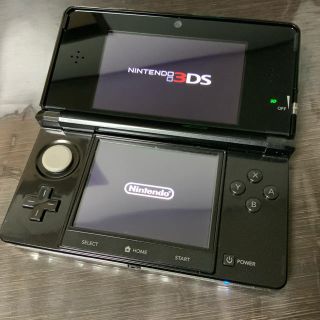 ニンテンドー3DS(ニンテンドー3DS)のNintendo3DS ブラック 本体＋充電ケーブル 【中古品】即購入OK(携帯用ゲームソフト)