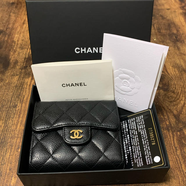 CHANEL  キャビアスキン　マトラッセ　財布